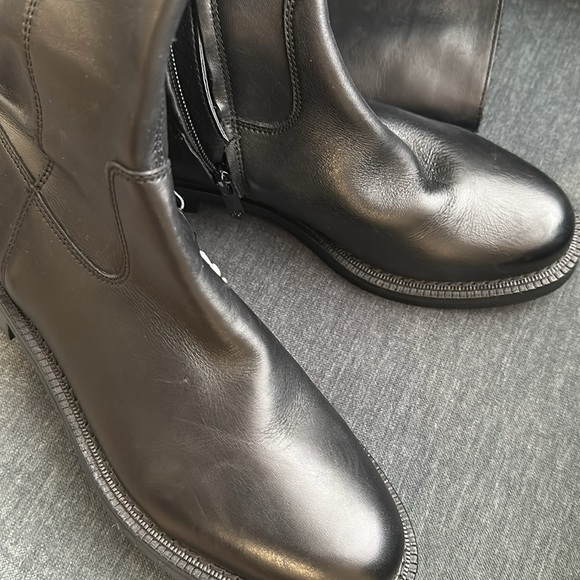 NEW Sam Edelman Above The Knee Stretch Faux Leather Boots reg $250 size 9 - Picture 3 of 5